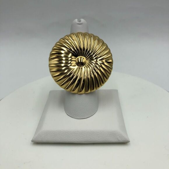 18k Gold Plated Women's Large Round Flower Statement Ring Open Back Waterproof - Picture 4 of 9